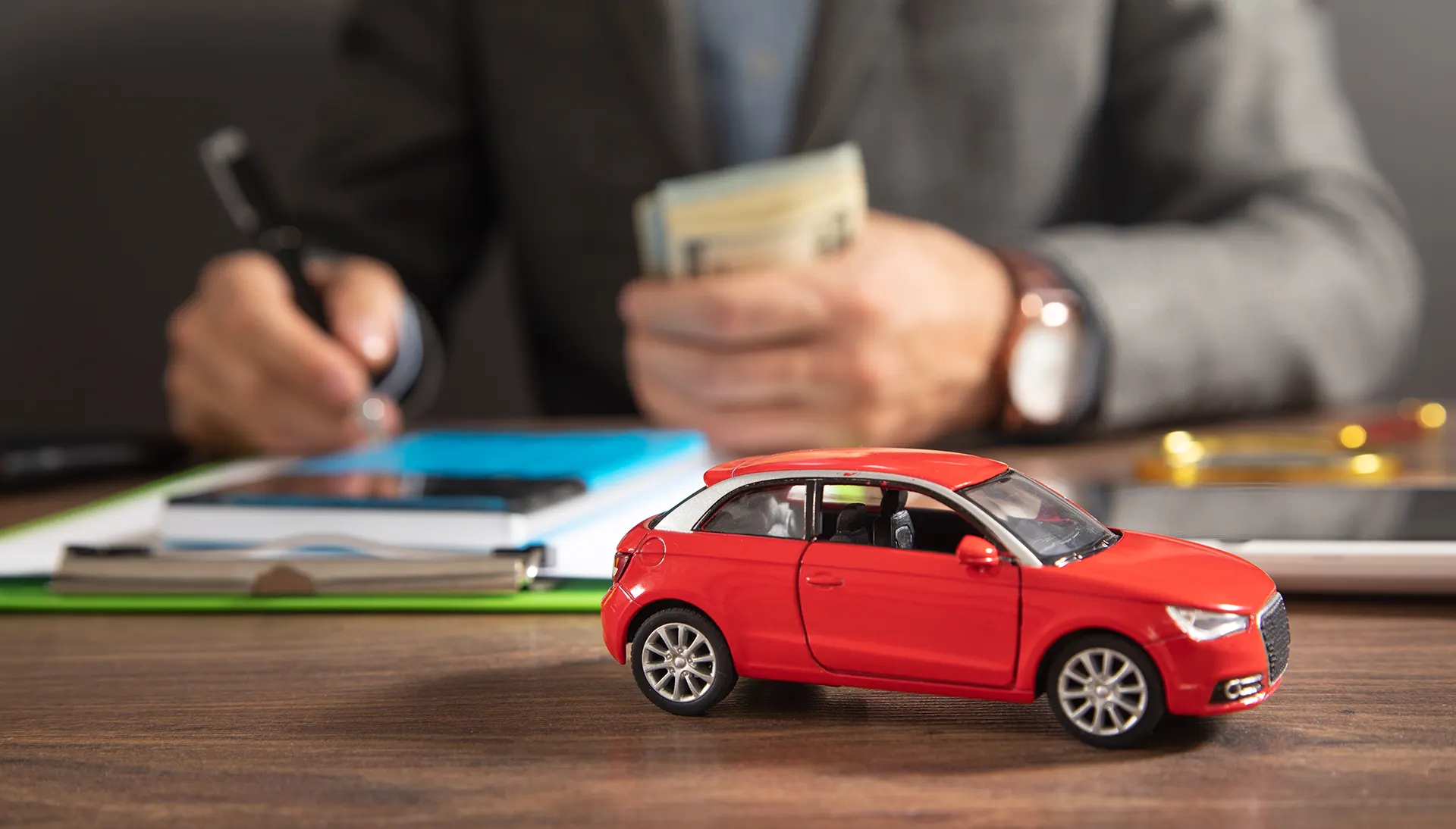 Da li se keš kredit više isplati od auto kredita i lizinga?