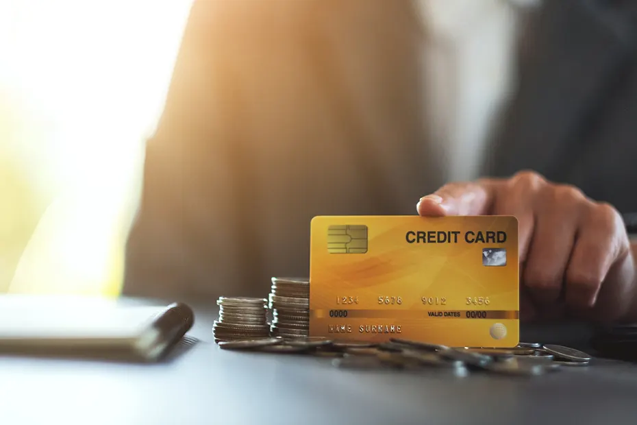 Finansijska dilema: kreditna kartica, dozvoljeni minus ili keš kredit?