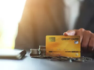 Finansijska dilema: kreditna kartica, dozvoljeni minus ili keš kredit?